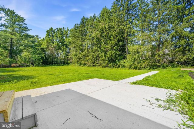 9828 WATTS BRANCH DR, Rockville, MD 20850