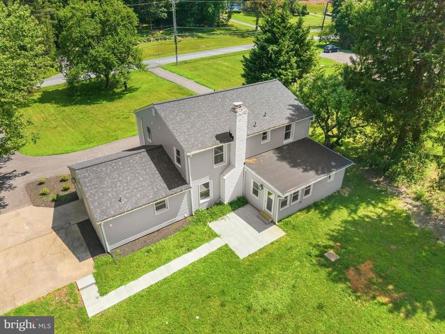 9828 WATTS BRANCH DR, Rockville, MD 20850