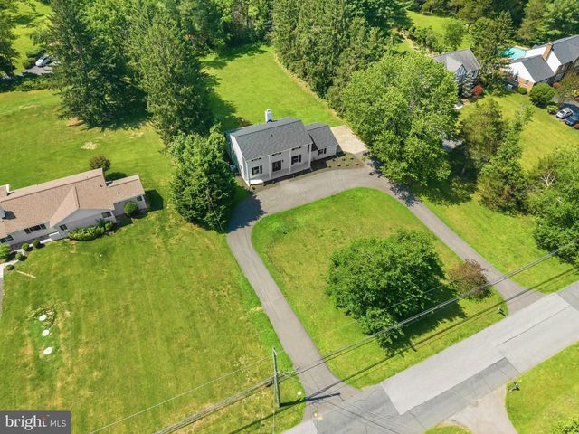 9828 WATTS BRANCH DR, Rockville, MD 20850