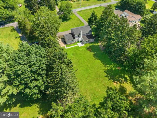 9828 WATTS BRANCH DR, Rockville, MD 20850