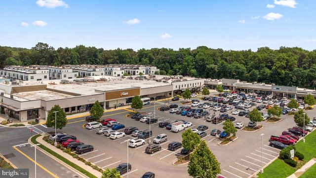 9828 WATTS BRANCH DR, Rockville, MD 20850