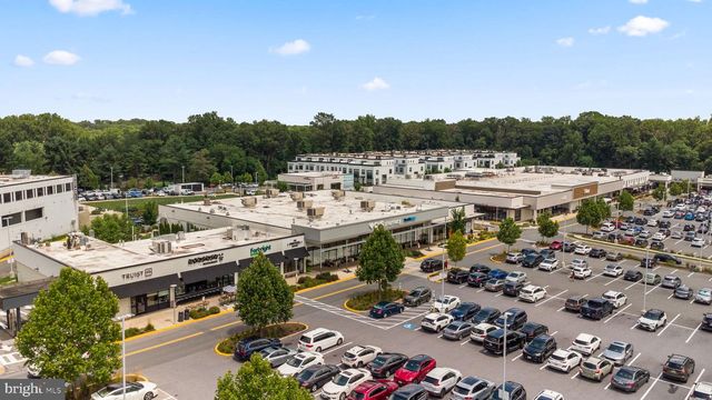 9828 WATTS BRANCH DR, Rockville, MD 20850
