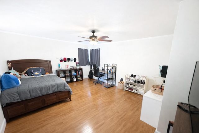 1127 W Walnut Avenue, Visalia, CA 93277