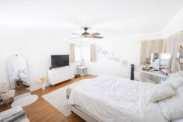 1127 W Walnut Avenue, Visalia, CA 93277