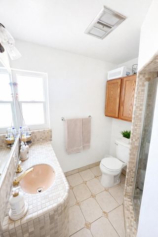 1127 W Walnut Avenue, Visalia, CA 93277