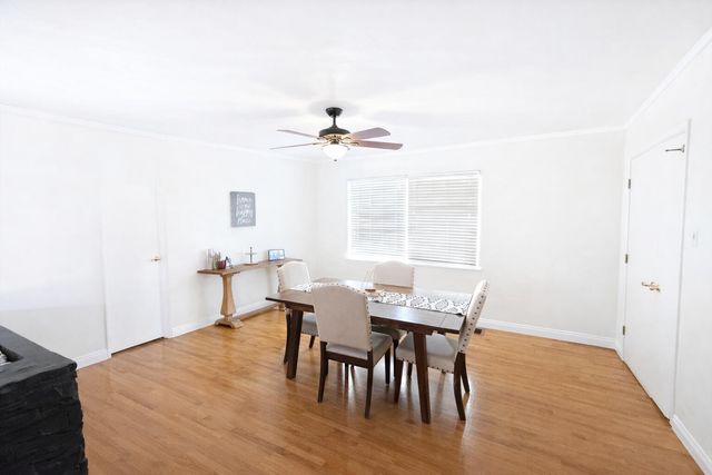 1127 W Walnut Avenue, Visalia, CA 93277