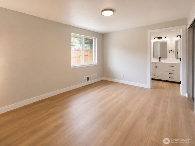 939 James Way, Camano Island, WA 98282