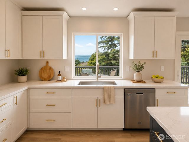 939 James Way, Camano Island, WA 98282