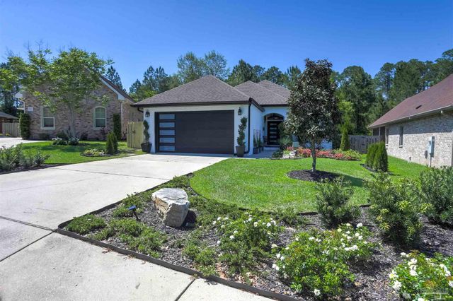 8725 Rush Ln, Pensacola, FL 32526