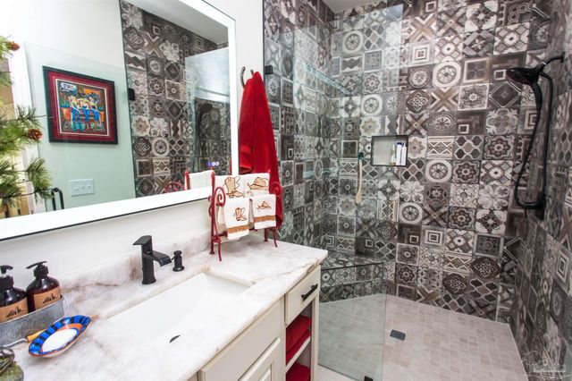8725 Rush Ln, Pensacola, FL 32526