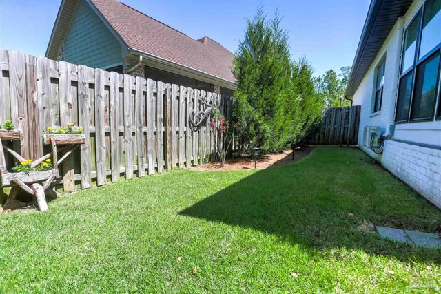 8725 Rush Ln, Pensacola, FL 32526