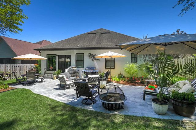 8725 Rush Ln, Pensacola, FL 32526