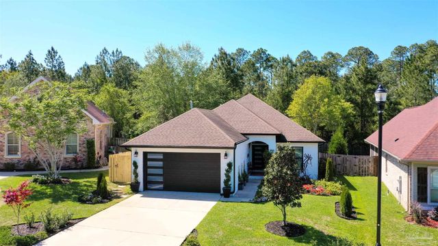 8725 Rush Ln, Pensacola, FL 32526