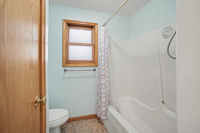 5531 N Clarence Court, Sanford, MI 48657