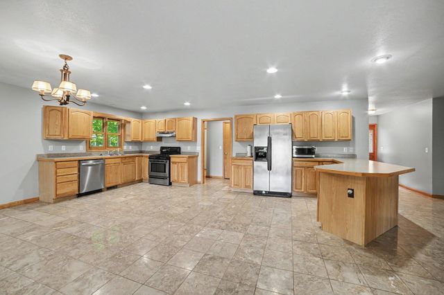 5531 N Clarence Court, Sanford, MI 48657