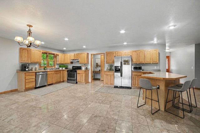 5531 N Clarence Court, Sanford, MI 48657