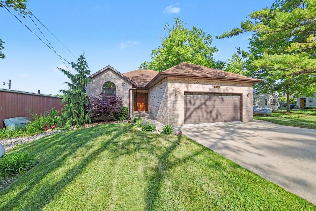 5531 N Clarence Court, Sanford, MI 48657