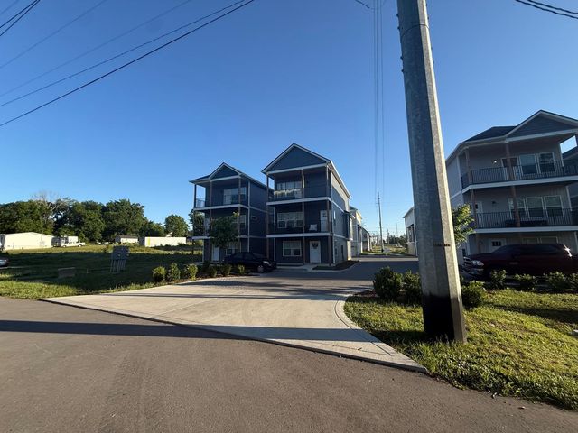 226 Old Amqui Rd, Madison, TN 37115
