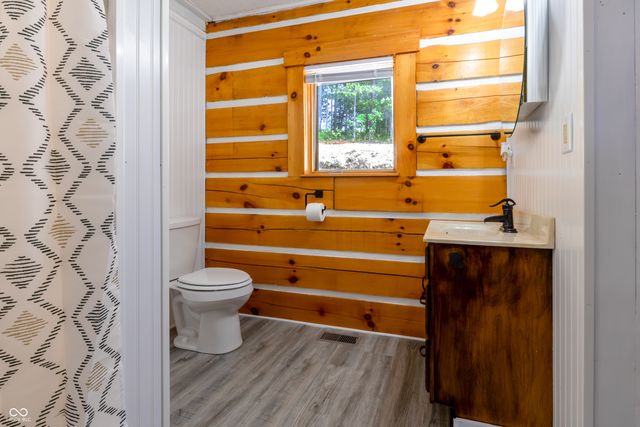 6005 Hoover Road, Nashville, IN 47448