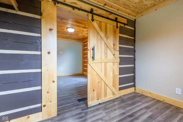 6005 Hoover Road, Nashville, IN 47448