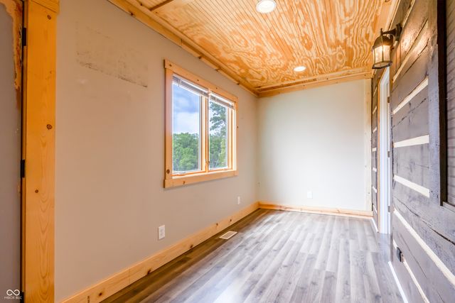 6005 Hoover Road, Nashville, IN 47448