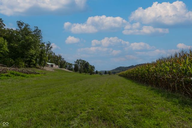 6005 Hoover Road, Nashville, IN 47448