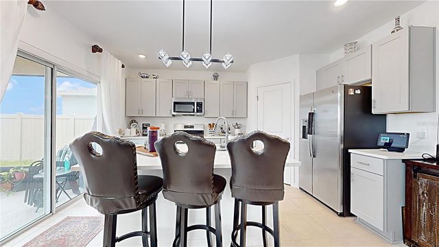 33941 SKY BLOSSOM CIRCLE, Leesburg, FL 34788