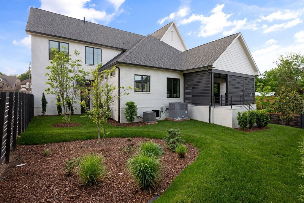 3916B Cross Creek Rd, Nashville, TN 37215