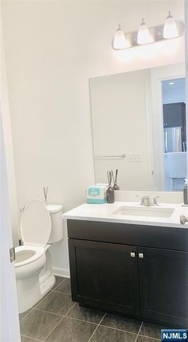 33 Parkside Lane 33, Teaneck, NJ 07666