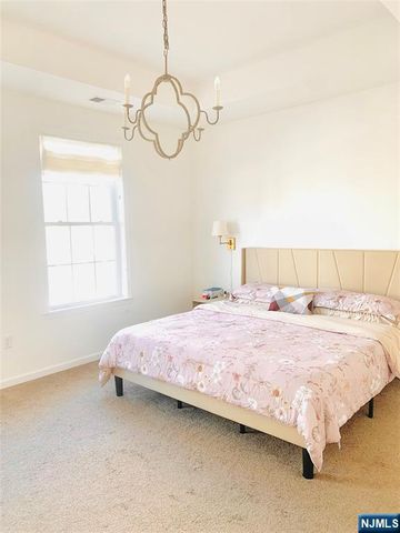 33 Parkside Lane 33, Teaneck, NJ 07666