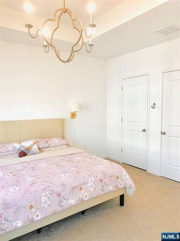 33 Parkside Lane 33, Teaneck, NJ 07666