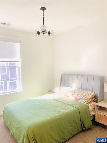 33 Parkside Lane 33, Teaneck, NJ 07666