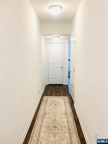 33 Parkside Lane 33, Teaneck, NJ 07666