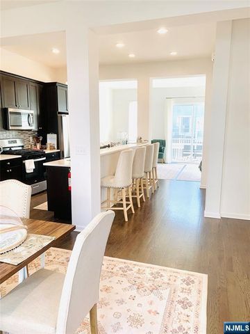 33 Parkside Lane 33, Teaneck, NJ 07666