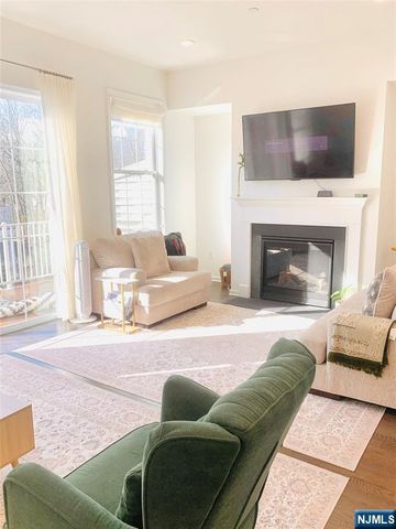 33 Parkside Lane 33, Teaneck, NJ 07666