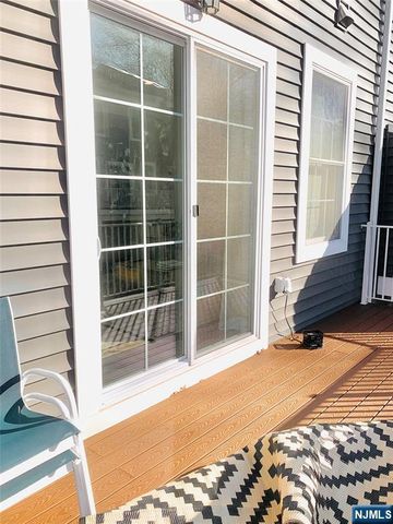 33 Parkside Lane 33, Teaneck, NJ 07666