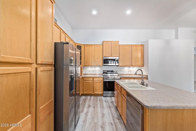 2232 S NIELSON Street, Gilbert, AZ 85295