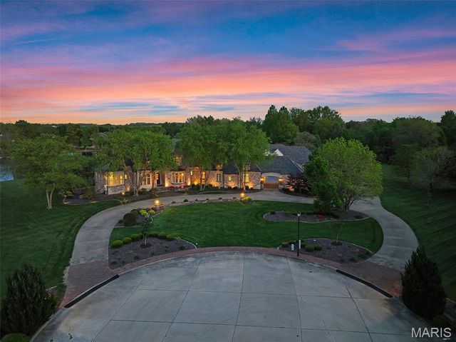 2102 Clairmont Drive, Shiloh, IL 62221