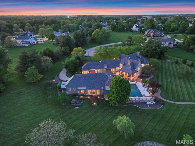 2102 Clairmont Drive, Shiloh, IL 62221
