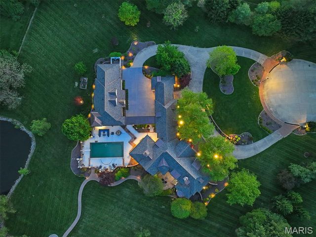 2102 Clairmont Drive, Shiloh, IL 62221