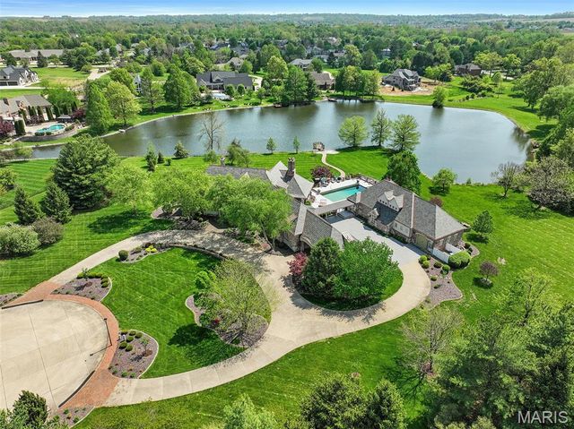 2102 Clairmont Drive, Shiloh, IL 62221