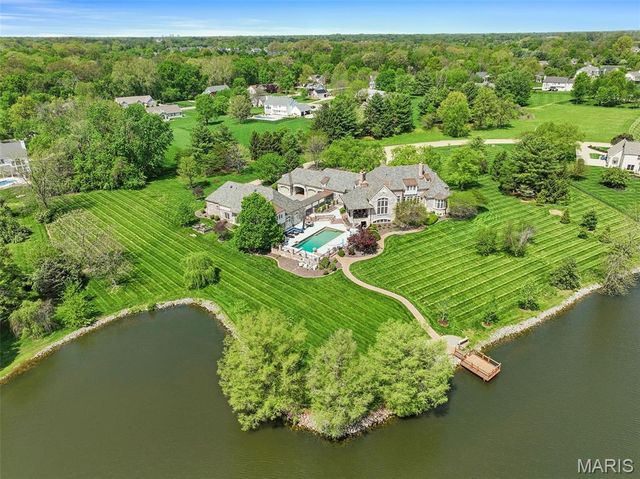 2102 Clairmont Drive, Shiloh, IL 62221