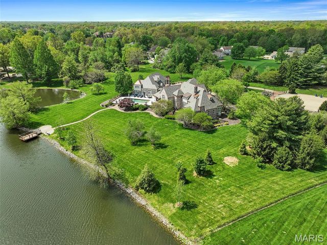 2102 Clairmont Drive, Shiloh, IL 62221