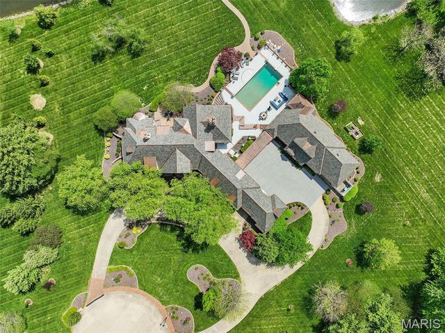 2102 Clairmont Drive, Shiloh, IL 62221