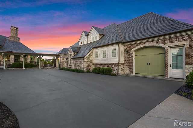 2102 Clairmont Drive, Shiloh, IL 62221