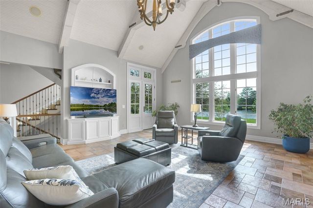 2102 Clairmont Drive, Shiloh, IL 62221