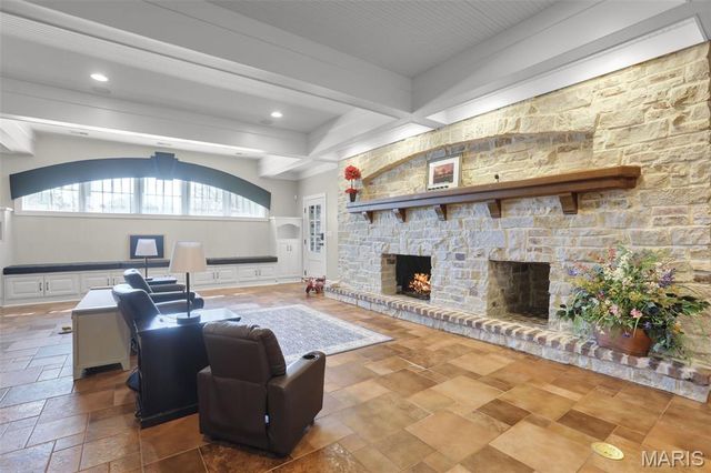 2102 Clairmont Drive, Shiloh, IL 62221