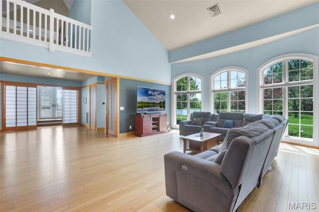 2102 Clairmont Drive, Shiloh, IL 62221
