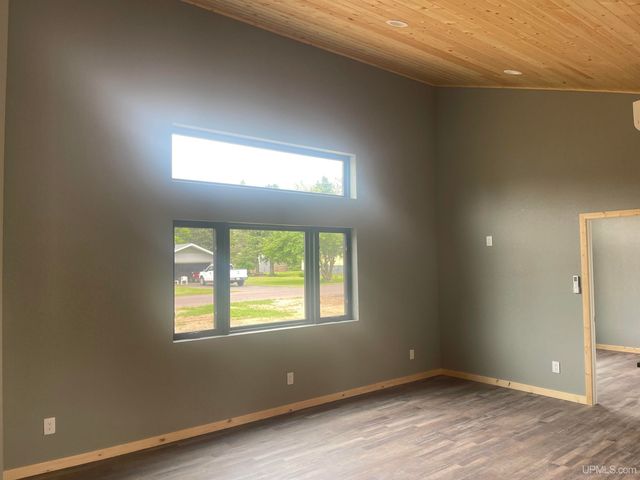 235 W Birch Street, Ironwood, MI 49938