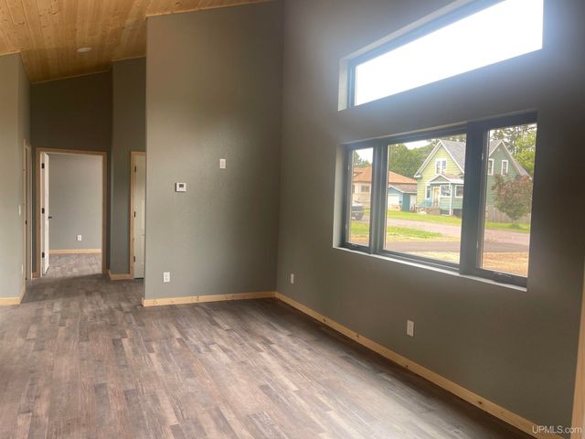 235 W Birch Street, Ironwood, MI 49938